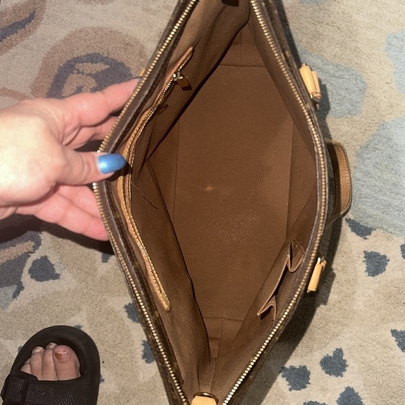 Louis Vuitton Monogram Cabas Mezzo Tote - Picture 9 of 9